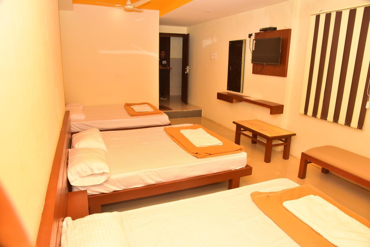 Bright Palace Restaurant And Residency Hotel Shimoga Exterior photo